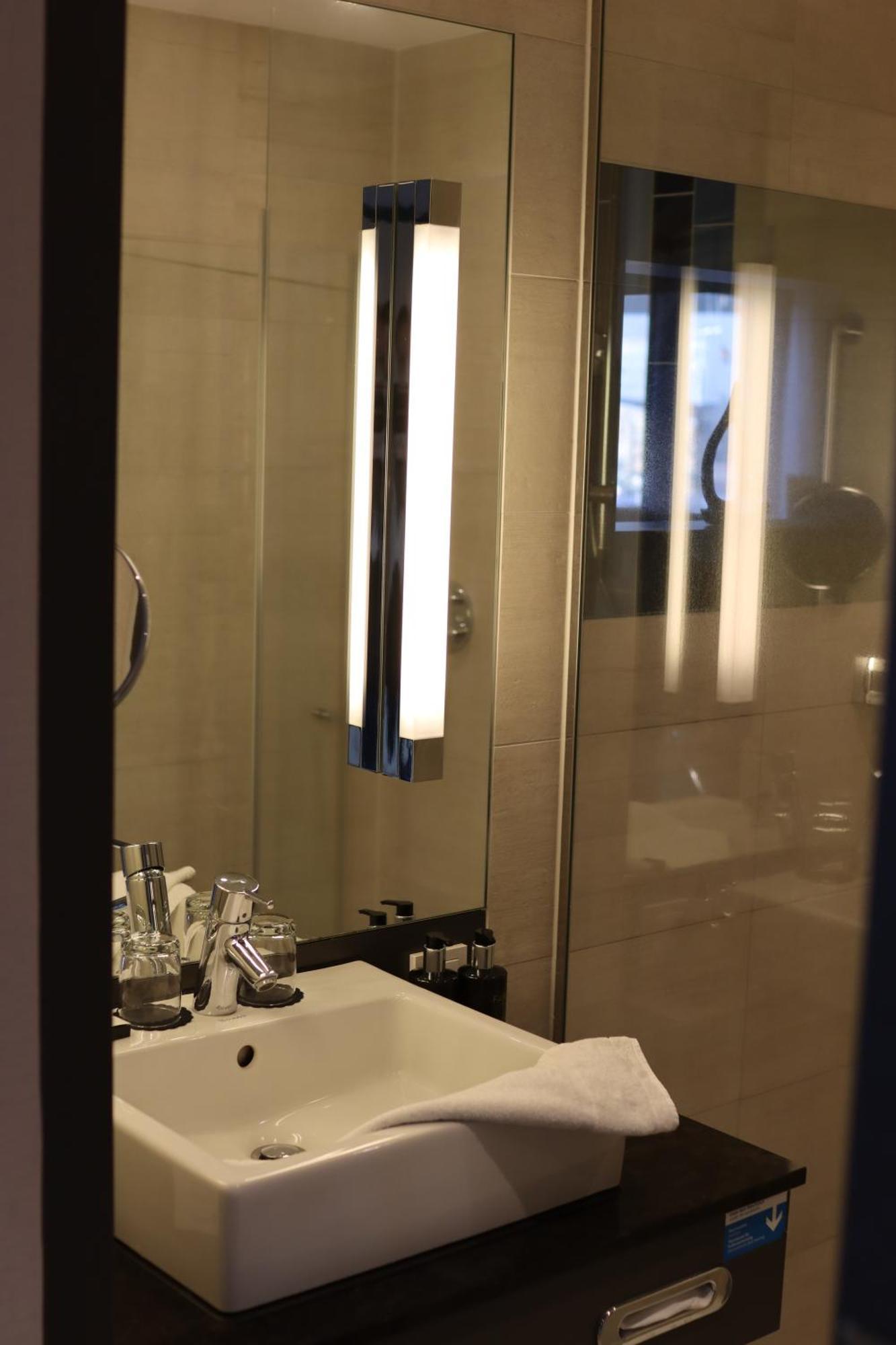 Hafenhotel Meereszeiten Heiligenhafen Zewnętrze zdjęcie