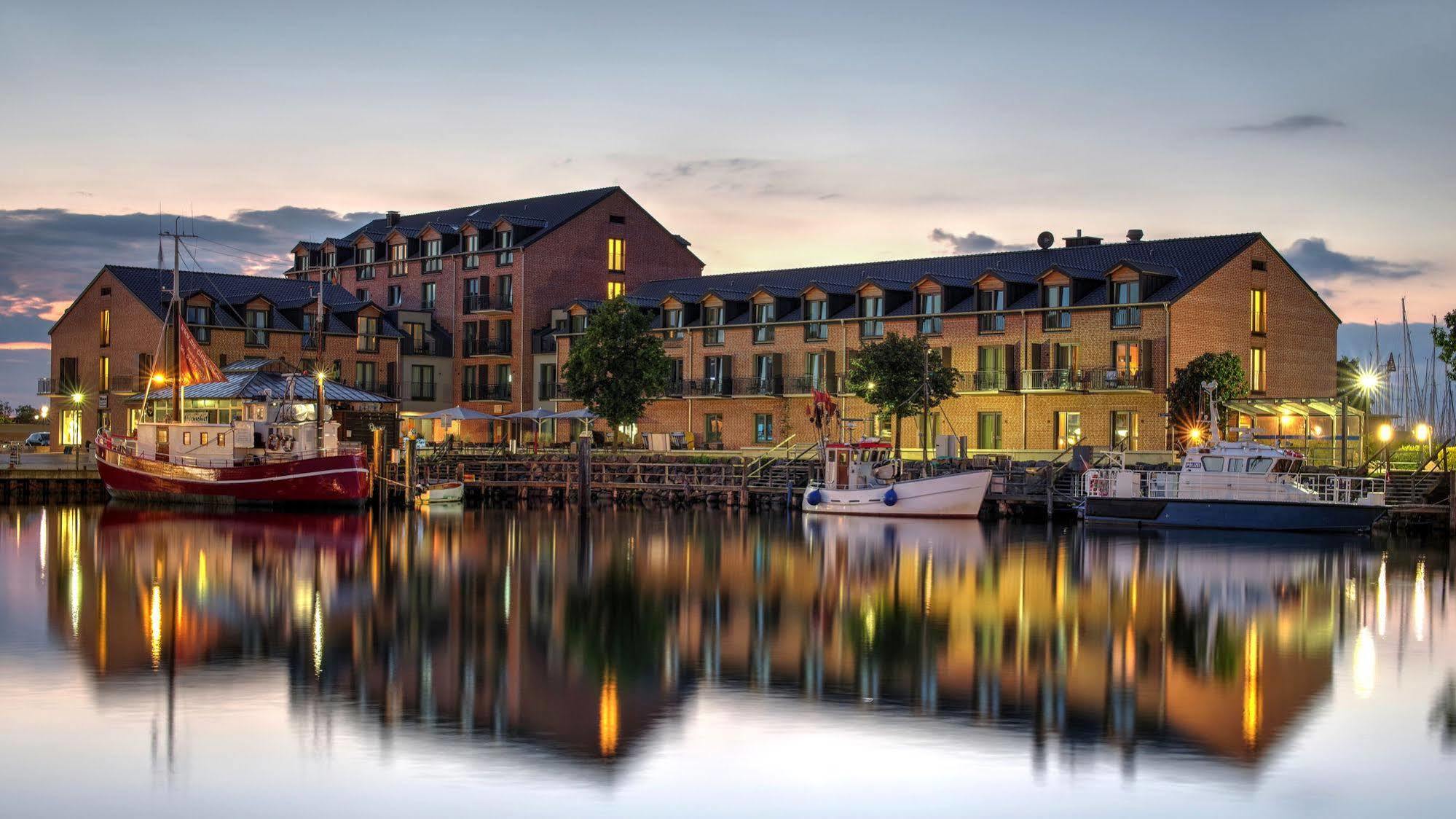 Hafenhotel Meereszeiten Heiligenhafen Zewnętrze zdjęcie