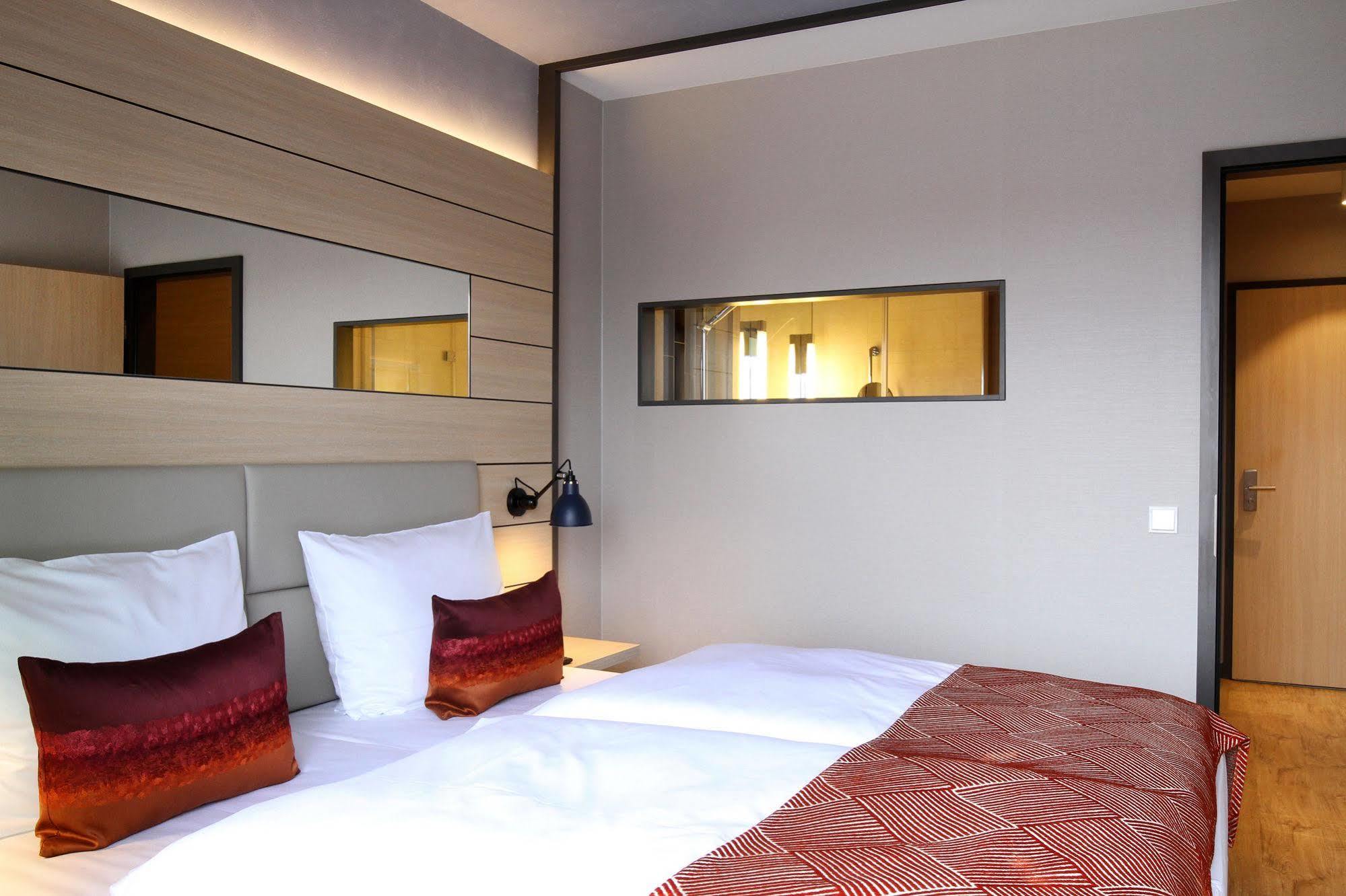 Hafenhotel Meereszeiten Heiligenhafen Zewnętrze zdjęcie